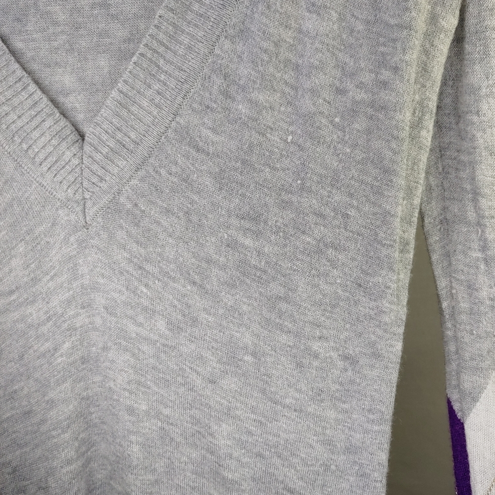 Express Gray Deep V-Neck Lightweight Sweater Sz S - image 6